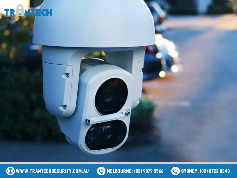 Camera combines a powerful zoom lens with infrared (IR) technology to provide broad coverage and exceptional image quality, even in low-light settings Camera combines a powerful zoom lens with infrared (IR) technology to provide broad coverage and exceptional image quality, even in low-light settings